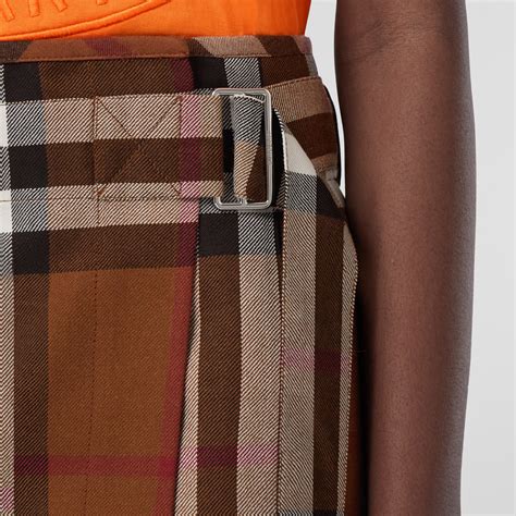 burberry pleated skirts women's.